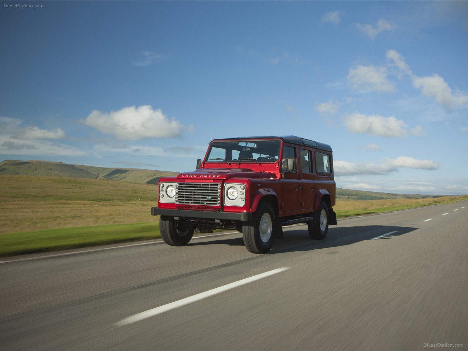 Land Rover Defender 2013
